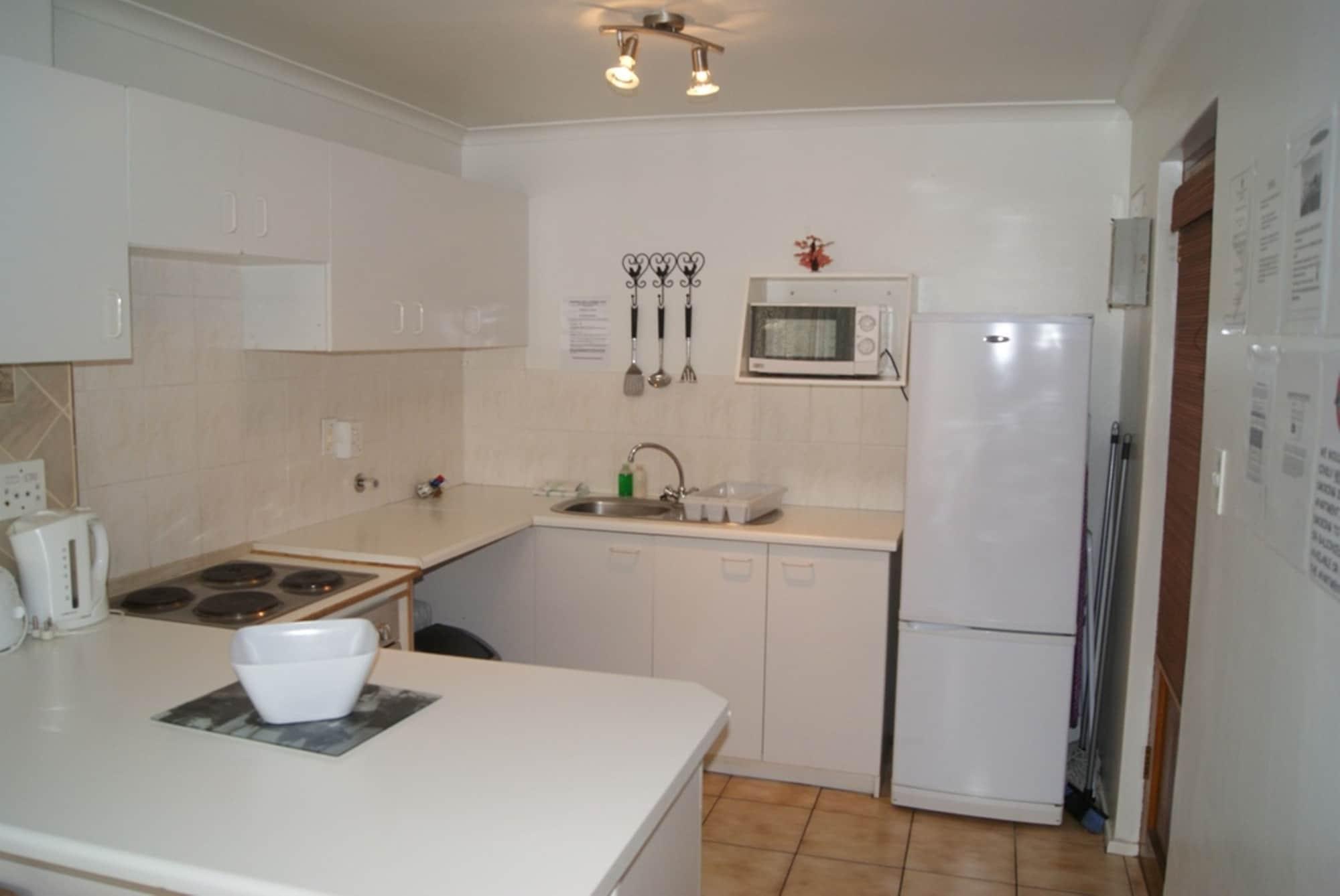Serengeti Self Catering Units Gasthuis 3*