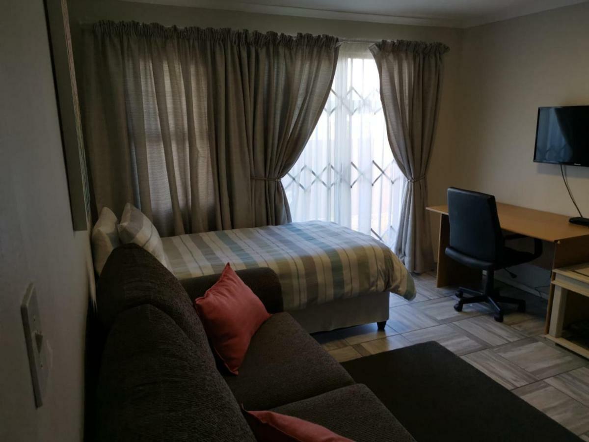 Serengeti Self Catering Units Gasthuis