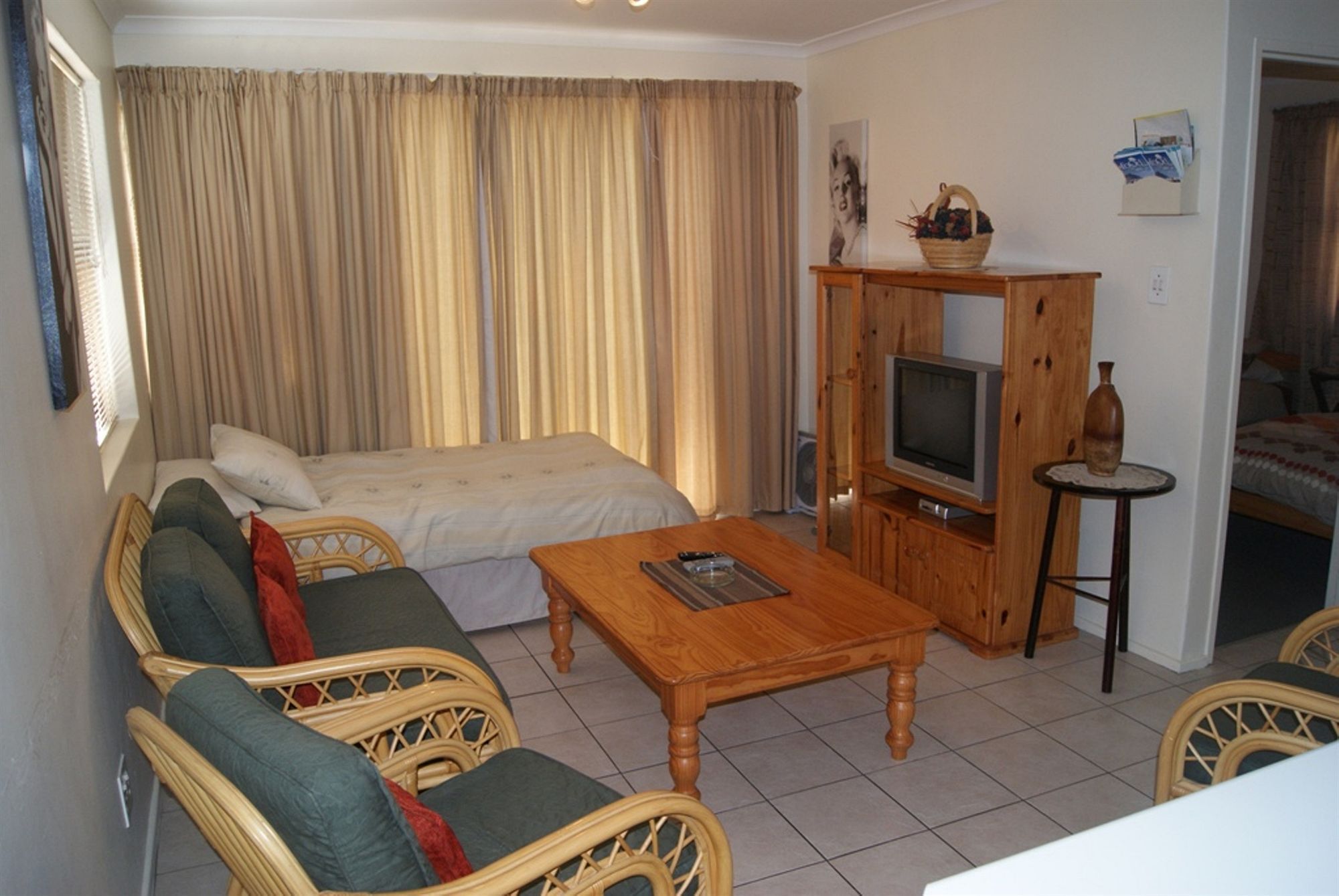 Serengeti Self Catering Units Gasthuis 3*