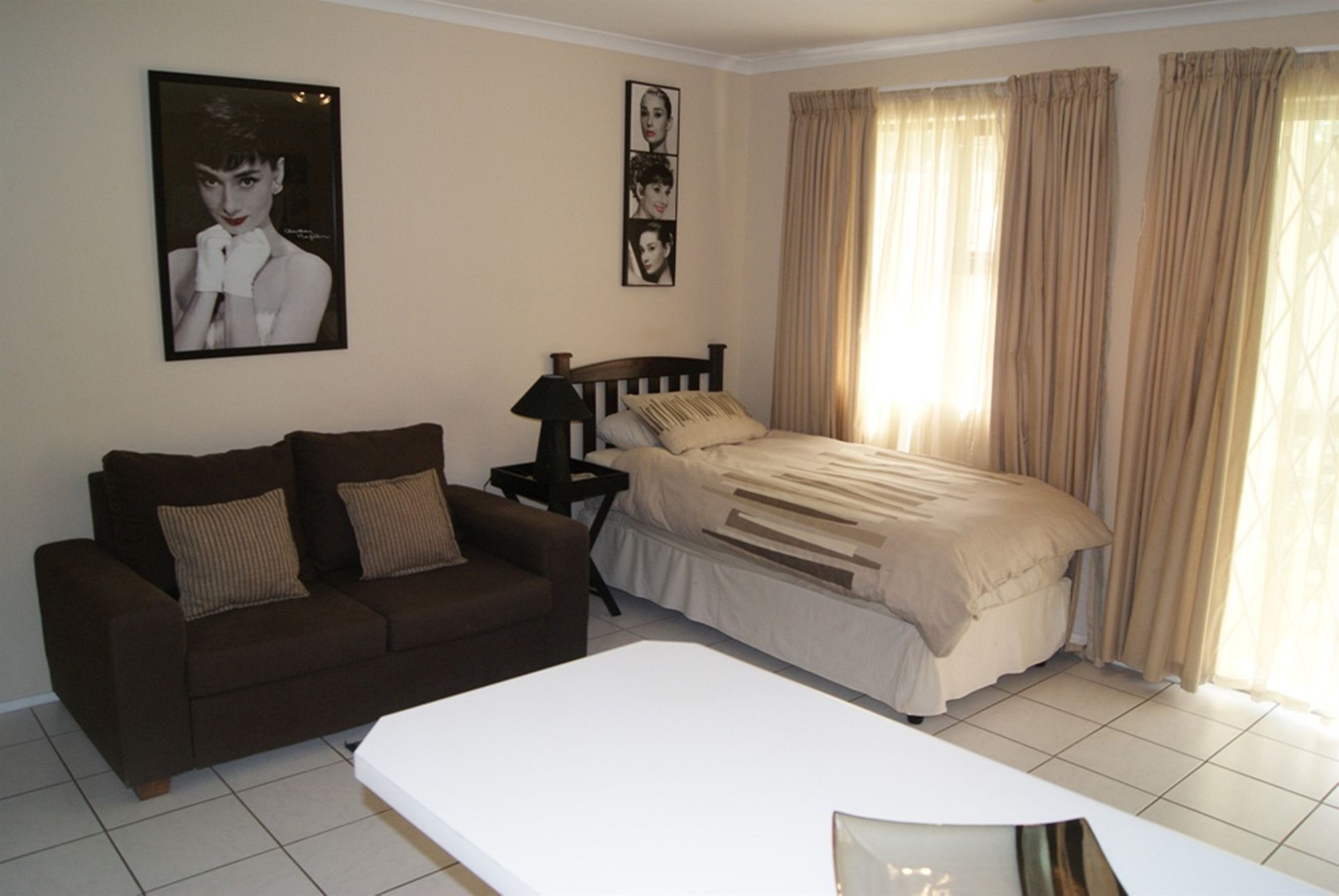 Gasthuis Serengeti Self Catering Units Bellville